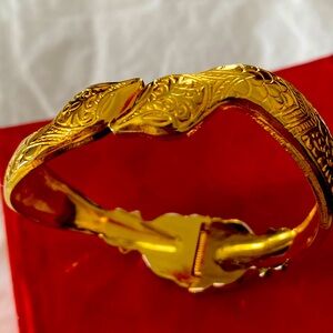 Vintage Snake bracelet/Gold tone